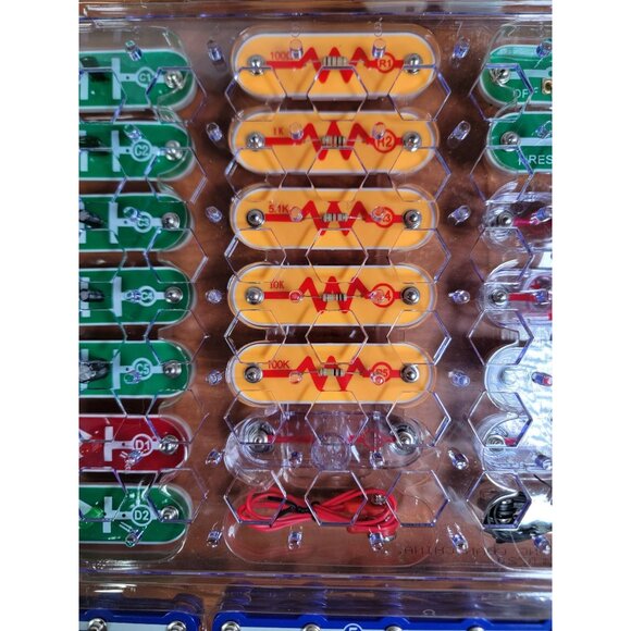 Snap Circuits Classic Electronics Exploration 60 Parts 300 Projects Ages 8+ STEM - Picture 5 of 16